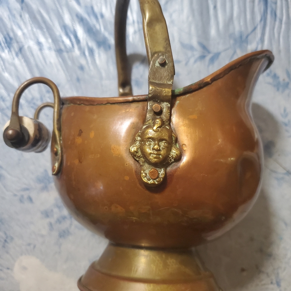 Rare find 18th century antique copper coal scuttle